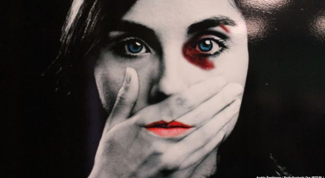 Rrëfimi rrëqethës i kosovares: Si na dhunonin me ditë të tëra ushtarët serbë?! Rrëfimi rrëqethës i kosovares: Si na dhunonin me ditë të tëra ushtarët serbë?!