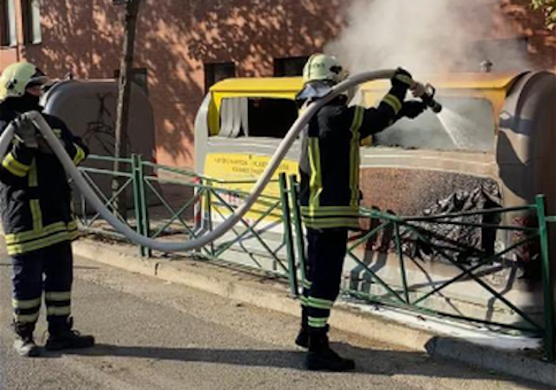 I vihet flaka koshit të plehrave pranë shkollës Kosova, Veliaj: Është kriminale, keqbërësin e kemi në kamera I vihet flaka koshit të plehrave pranë shkollës Kosova, Veliaj: Është kriminale, keqbërësin e kemi në kamera