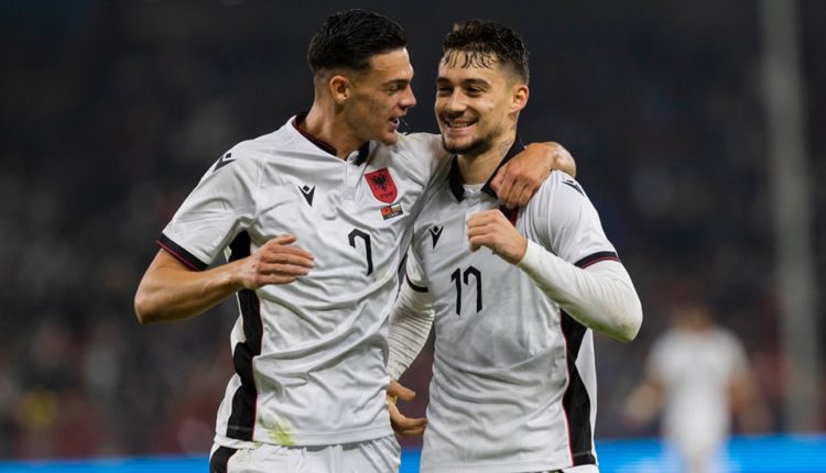 “E përdornim fjalën Shqipëri për të thënë se janë të vonuar”! Media bullgare: Sa shumë kanë ndryshuar gjërat, tani ata na…mësojnë futbollin “E përdornim fjalën Shqipëri për të thënë se janë të vonuar”! Media bullgare: Sa shumë kanë ndryshuar gjërat, tani ata na…mësojnë futbollin