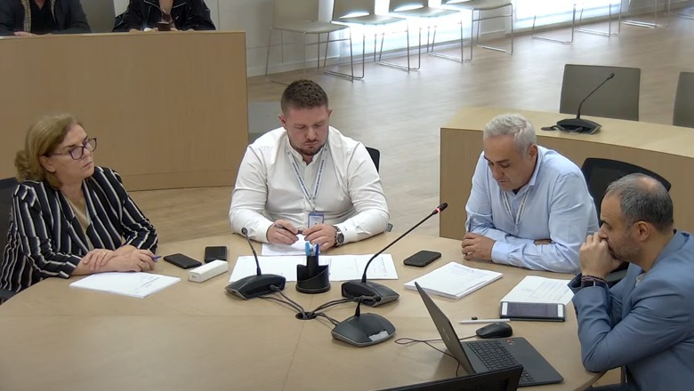 Vihet në zbatim ndryshim i fundit në Kodin Zgjedhor! KQZ detyrohet të rinumërojë 10% të votave pas zgedhjeve, për të kontrolluar për abuzime Vihet në zbatim ndryshim i fundit në Kodin Zgjedhor! KQZ detyrohet të rinumërojë 10% të votave pas zgedhjeve, për të kontrolluar për abuzime