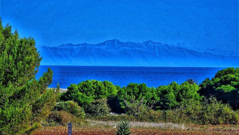 FOTOLAJM/ Pamje piktoreske e maleve shqiptare të shkrepura nga Otranto ️️