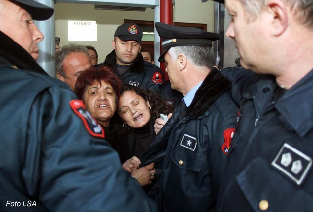 Gjykata e Strasburgut u jep të drejtë familjarëve të viktimave në Gërdec: Duhet të ishin pjesë e procesit Gjykata e Strasburgut u jep të drejtë familjarëve të viktimave në Gërdec: Duhet të ishin pjesë e procesit