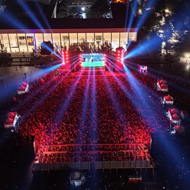 Moldavi-Shqipëri, Veliaj fton qytetarët në “Tirana Fan Zone”: Të mbështesim shqiponjat kuq e zi, për ëndrrën e përbashkët Europiane Moldavi-Shqipëri, Veliaj fton qytetarët në “Tirana Fan Zone”: Të mbështesim shqiponjat kuq e zi, për ëndrrën e përbashkët Europiane