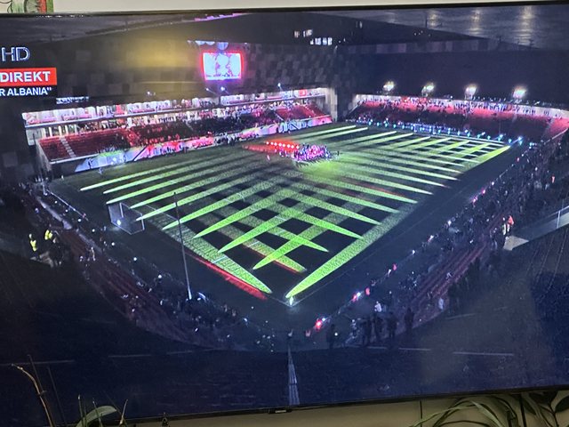 FOTO LAJM/ FSHF dështon me festën, tifozët largohen pas organizimit skandaloz FOTO LAJM/ FSHF dështon me festën, tifozët largohen pas organizimit skandaloz