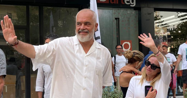 Meloni shpërndan videon e Ramës si përgjigje për opozitarët në Itali: Dëgjojeni! Meloni shpërndan videon e Ramës si përgjigje për opozitarët në Itali: Dëgjojeni!