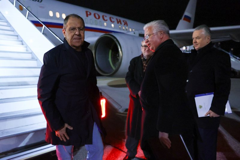 RMV hoqi ndalimin për avionët rusë, ministri Lavrov zbarkon në Shkup RMV hoqi ndalimin për avionët rusë, ministri Lavrov zbarkon në Shkup