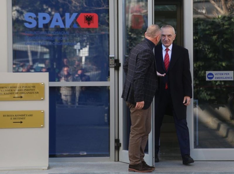 Saliu do ndëshkohet dhe për vrasjet! Trondit avokati Idajet Beqiri, paralajmëron dy arrestime “VIP” pas Berishës: Do shpallen ‘non grata’ edhe… Saliu do ndëshkohet dhe për vrasjet! Trondit avokati Idajet Beqiri, paralajmëron dy arrestime “VIP” pas Berishës: Do shpallen ‘non grata’ edhe…