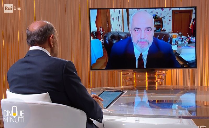 Rama intervistë për Bruno Vespën, flet për marrëveshjen e bashkëpunimit Shqipëri-Itali për refugjatët Rama intervistë për Bruno Vespën, flet për marrëveshjen e bashkëpunimit Shqipëri-Itali për refugjatët