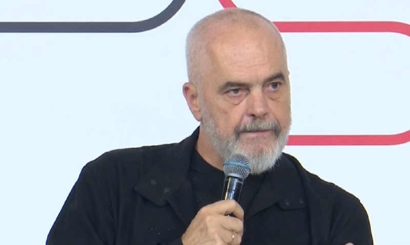 Rama replikon me studentët e Mjekësisë: Populli shqiptar nuk do paguajë taksa për sistemin shëndetësor gjerman Rama replikon me studentët e Mjekësisë: Populli shqiptar nuk do paguajë taksa për sistemin shëndetësor gjerman