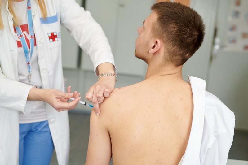 Alarm për ‘rikthim’ të koronavirusit në vend? Drejtoresha e ISHP-së paralajmëron qytetarët: Gripi dhe COVID do të jenë në bashkëqarkullim, për të evituar vdekjet… Alarm për ‘rikthim’ të koronavirusit në vend? Drejtoresha e ISHP-së paralajmëron qytetarët: Gripi dhe COVID do të jenë në bashkëqarkullim, për të evituar vdekjet…