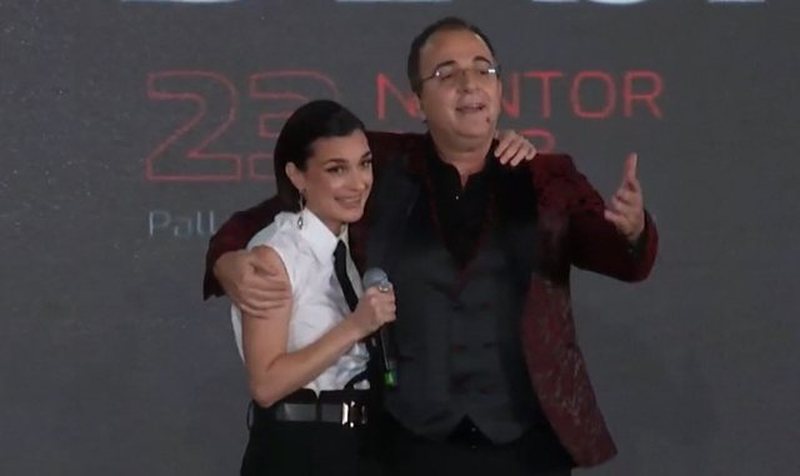 Ardit Gjebrea dhe Elsa Lila bëhen bashkë pas shumë vitesh, dy artistët drithërojnë me perfomancën e tyre (Video) Ardit Gjebrea dhe Elsa Lila bëhen bashkë pas shumë vitesh, dy artistët drithërojnë me perfomancën e tyre (Video)