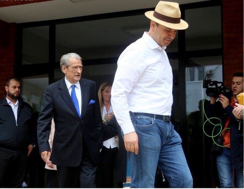 Nuk ka burg për familjen “Salbino” deri sa të kemi drejtësinë e paçavureve! Nuk ka ndodhur kurrë prej krijimit të GJKKO: Një gjyqtare e vetme gjykon dhe liron Jamarbër Malltezin sikur te akuzohej për vjedhje telefoni? Nuk ka burg për familjen “Salbino” deri sa të kemi drejtësinë e paçavureve! Nuk ka ndodhur kurrë prej krijimit të GJKKO: Një gjyqtare e vetme gjykon dhe liron Jamarbër Malltezin sikur te akuzohej për vjedhje telefoni?