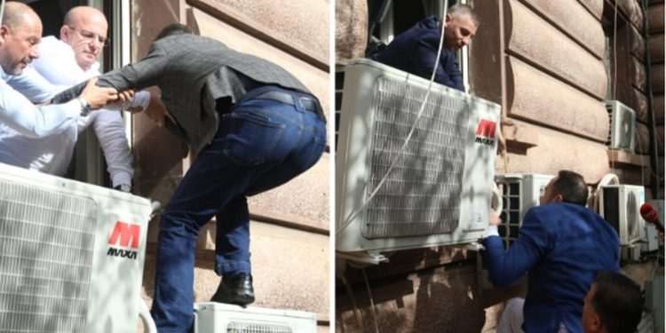 Kreshnik Spahiu “shpërthen” ndaj aksionit të Berishës: Burgu është për… Kreshnik Spahiu “shpërthen” ndaj aksionit të Berishës: Burgu është për…