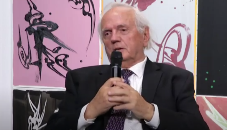 Pëllumb Kulla me “Buzagaz në Shqipërinë e rrethuar me tela”: Po më lavdëroni shumë, thonë… Pëllumb Kulla me “Buzagaz në Shqipërinë e rrethuar me tela”: Po më lavdëroni shumë, thonë…