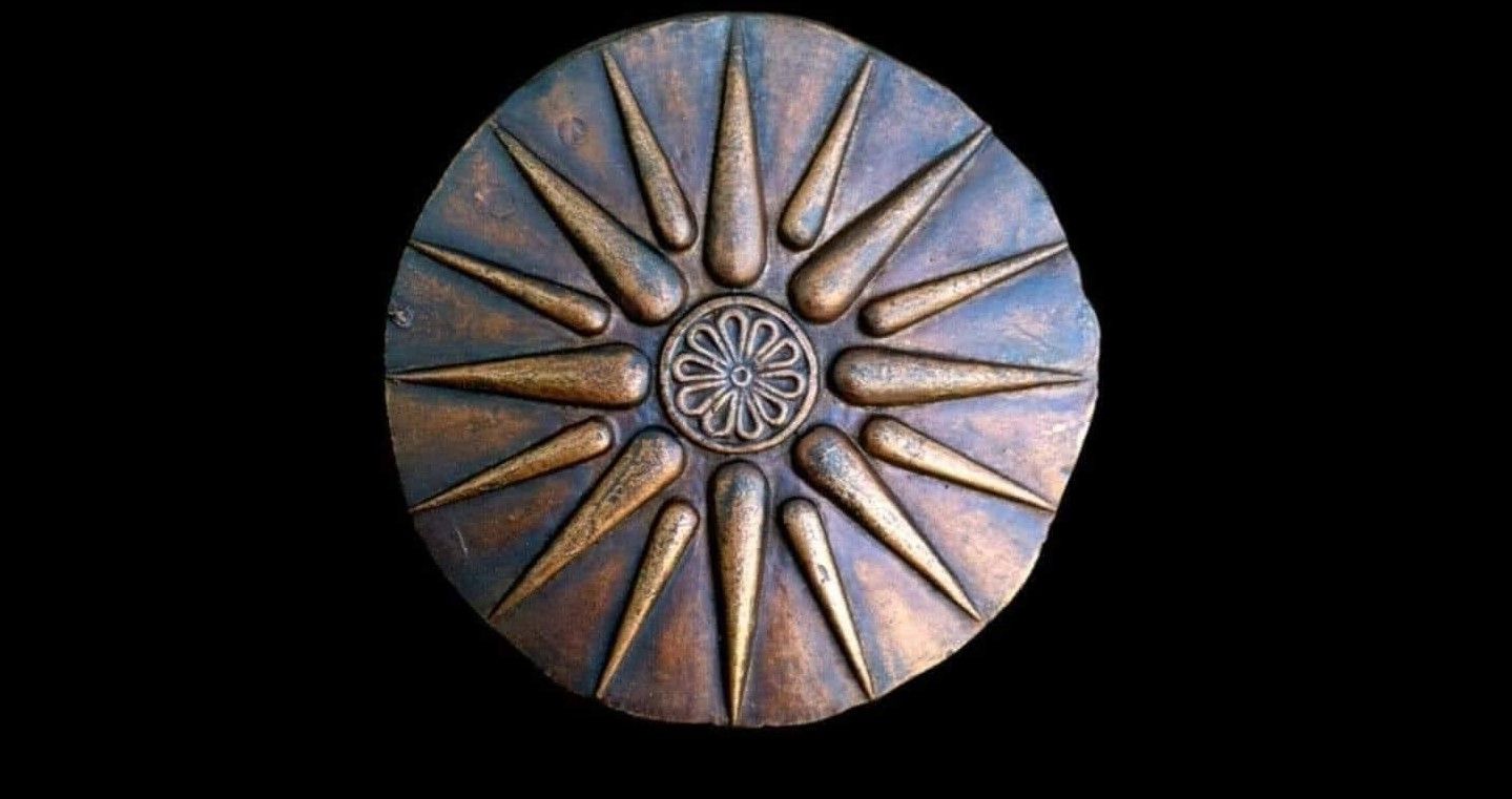 A janë 16 rrezet e Yllit të Maqedonisë që përfaqësojnë 16 fiset shqiptare që përbënin Perandorinë Maqedonase?! A janë 16 rrezet e Yllit të Maqedonisë që përfaqësojnë 16 fiset shqiptare që përbënin Perandorinë Maqedonase?!