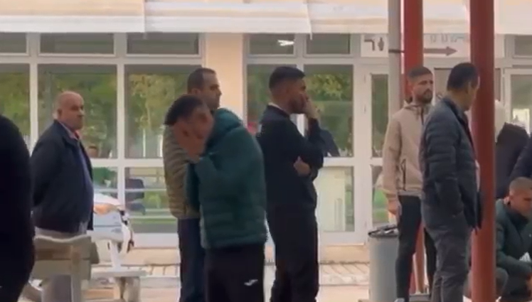 VIDEO/ Rrënqethëse! Lojtarët e Egnatias shpërthejnë në lot kur ambulanca largohet me trupin e pajetë të Dwamenës VIDEO/ Rrënqethëse! Lojtarët e Egnatias shpërthejnë në lot kur ambulanca largohet me trupin e pajetë të Dwamenës