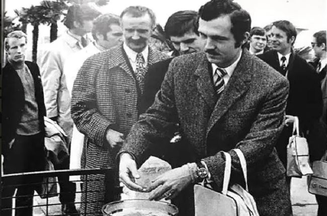 Historia e panjohur e legjendës së futbollit! “Franz Beckenbauer duhet të dezinfektojë duart në aeroportin e Rinasit”: Eliminohen të gjitha viruset kapitaliste! Historia e panjohur e legjendës së futbollit! “Franz Beckenbauer duhet të dezinfektojë duart në aeroportin e Rinasit”: Eliminohen të gjitha viruset kapitaliste!