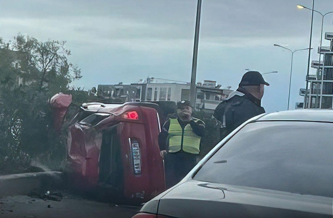 Ngjarje e rëndë në Tiranë/ Përmbyset makina pranë Kopshtit Zoologjik, 1 viktimë nga aksidenti Ngjarje e rëndë në Tiranë/ Përmbyset makina pranë Kopshtit Zoologjik, 1 viktimë nga aksidenti