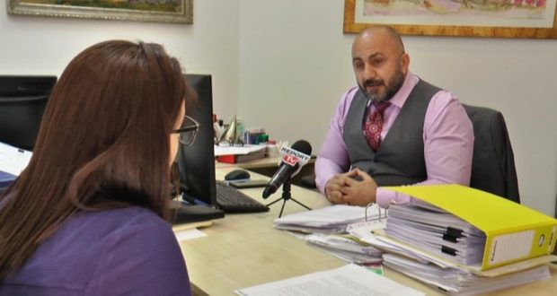 “Kocka” që mban erë, që drejtësia e re i hodhi popullit në tepsi! Juristi Romeo Kara nxjerr informacionet “bombë”: Çfarë do të ndodhë me Berishën pas lirimit të dhëndrit?! “Kocka” që mban erë, që drejtësia e re i hodhi popullit në tepsi! Juristi Romeo Kara nxjerr informacionet “bombë”: Çfarë do të ndodhë me Berishën pas lirimit të dhëndrit?!