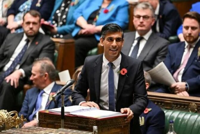 Çfarë po ndodh me qeverinë britanike? Pas shkarkimit të Braverman, japin dorëheqjen dy ministra Çfarë po ndodh me qeverinë britanike? Pas shkarkimit të Braverman, japin dorëheqjen dy ministra