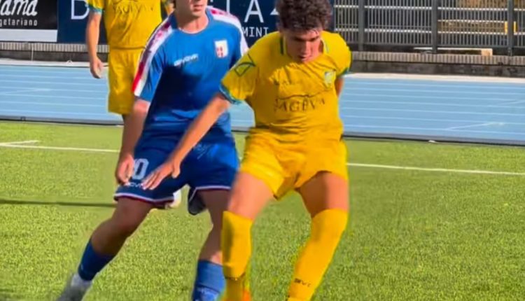 Një tjetër Asllani po del nga Italia, “shkatërruesi” që po shkëlqen dhe është kushëriri i Kristjanit Një tjetër Asllani po del nga Italia, “shkatërruesi” që po shkëlqen dhe është kushëriri i Kristjanit