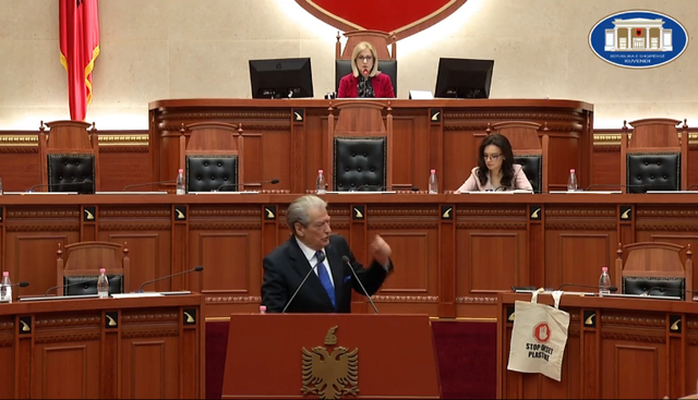 Çfarë ndodh në Kuvend pas kërkesës së SPAK për arrestimin e Sali Berishës? Çfarë ndodh në Kuvend pas kërkesës së SPAK për arrestimin e Sali Berishës?