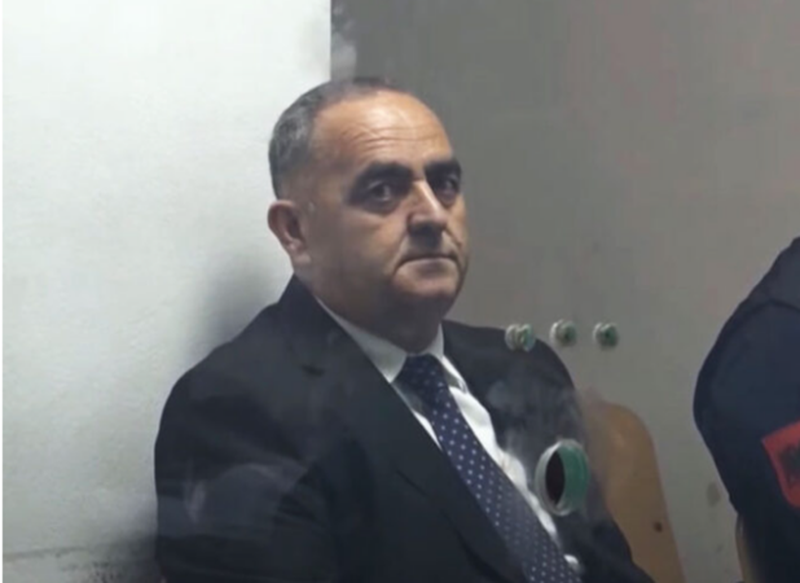 Çfarë ndodhi? Fredi Beleri lë qelinë e burgut, zbulohet arsyeja Çfarë ndodhi? Fredi Beleri lë qelinë e burgut, zbulohet arsyeja