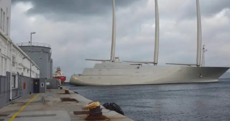 Jahti “fantazmë” 450 milionë paund, 2 vjet i ankoruar në brigjet e Adriatikut Jahti “fantazmë” 450 milionë paund, 2 vjet i ankoruar në brigjet e Adriatikut