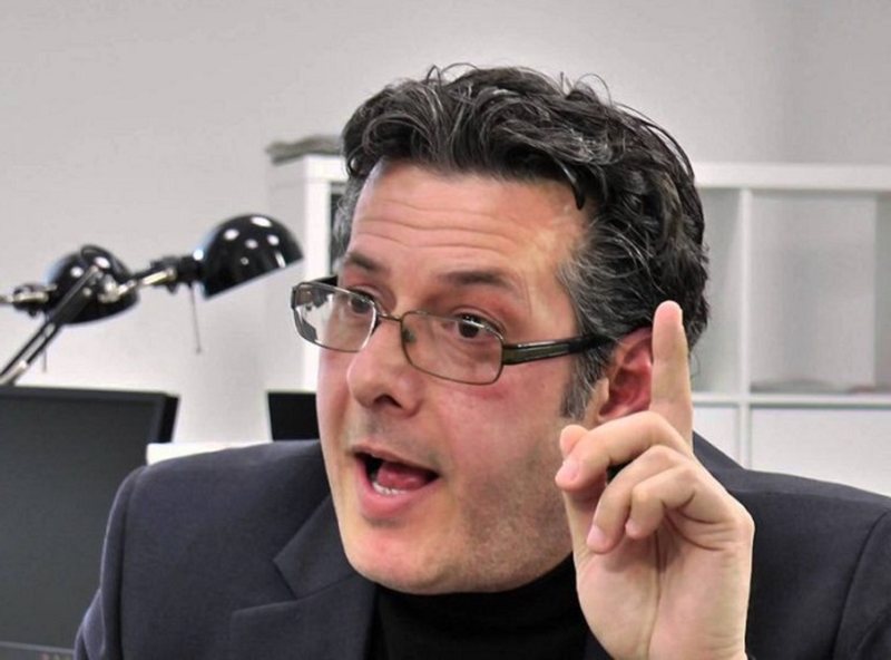 Shpërthen “trimi” Paloku, kërcënon Ramën: Nuk ke ku fshihesh, as në Surrel, as në Kryeministri! Nga ne s’të mbrojnë dot as 200 badigardë: Për Saliun o vdesim o burgosemi Shpërthen “trimi” Paloku, kërcënon Ramën: Nuk ke ku fshihesh, as në Surrel, as në Kryeministri! Nga ne s’të mbrojnë dot as 200 badigardë: Për Saliun o vdesim o burgosemi