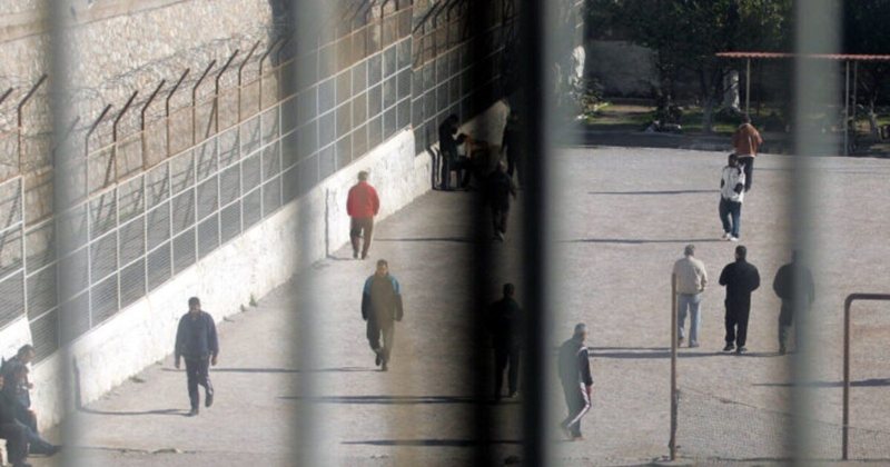 Përfituesit e amistisë në burgje, policia kërkon ADN e atyre që do të lënë qelinë Përfituesit e amistisë në burgje, policia kërkon ADN e atyre që do të lënë qelinë