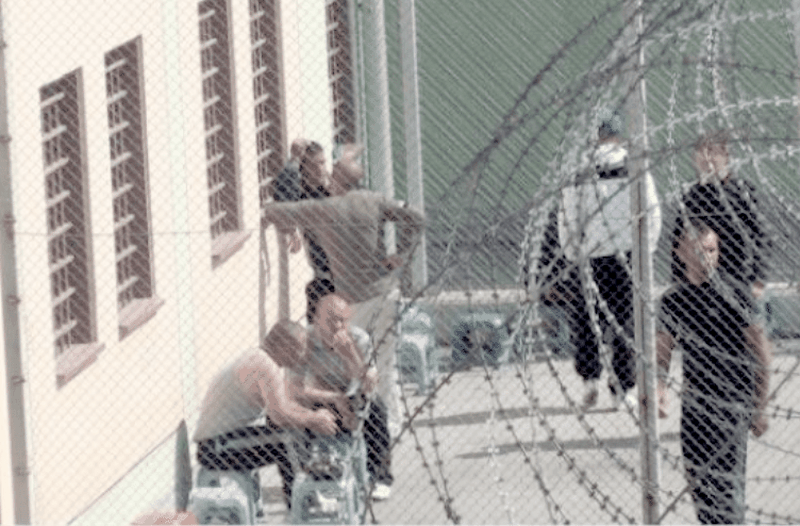 Rritet numri, rreth 620 të dënuar do të përfitojnë nga amnistia Ministria e Drejtësisë dorëzon në Kryeministri versionin përfundimtar: Ja kush penalizohet Rritet numri, rreth 620 të dënuar do të përfitojnë nga amnistia Ministria e Drejtësisë dorëzon në Kryeministri versionin përfundimtar: Ja kush penalizohet