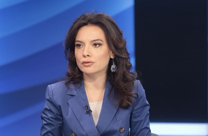 33-vjetori i PD, Spiropali ironizon festat e dy PD-ve një me vulë e një pa vulë: Si sallone çaji, ku kujtojnë kohët e vjetra 33-vjetori i PD, Spiropali ironizon festat e dy PD-ve një me vulë e një pa vulë: Si sallone çaji, ku kujtojnë kohët e vjetra