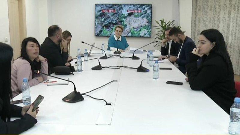 Monika shantazh SPAK-ut: Nuk mi prek dot pronat e mija dhe të familjarëve për të më ndaluar të shkatërroj aferën e inceneratorëve?! Monika shantazh SPAK-ut: Nuk mi prek dot pronat e mija dhe të familjarëve për të më ndaluar të shkatërroj aferën e inceneratorëve?!