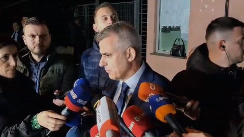 GJKKO rrëzon kërkesën e Fredi Belerit, shpërthejnë reagimet në sallë. Dule: Vendim i paralajmëruar nga Rama javën e kaluar, keqardhje për vendin tonë GJKKO rrëzon kërkesën e Fredi Belerit, shpërthejnë reagimet në sallë. Dule: Vendim i paralajmëruar nga Rama javën e kaluar, keqardhje për vendin tonë
