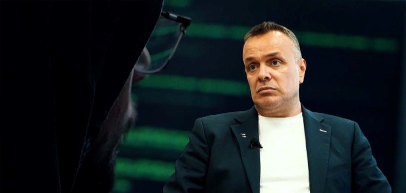 Eksperti i kriminalistikës Ervin Karamuço: Gazetarë të njohur shqiptarë pjesë e aplikacionit “Sky”, më ka qëlluar të jem në një studio me to Eksperti i kriminalistikës Ervin Karamuço: Gazetarë të njohur shqiptarë pjesë e aplikacionit “Sky”, më ka qëlluar të jem në një studio me to