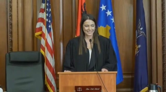 Erion Veliaj në SHBA: I lumtur që shoh motrën time të vogël, Edit Shkreli, të zgjidhet si gjyqtarja e parë shqiptaro-amerikane në Nju Jork! (Foto) Erion Veliaj në SHBA: I lumtur që shoh motrën time të vogël, Edit Shkreli, të zgjidhet si gjyqtarja e parë shqiptaro-amerikane në Nju Jork! (Foto)