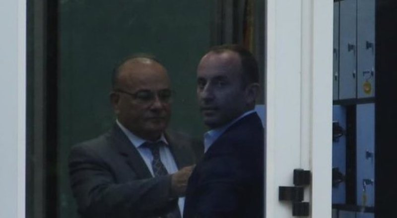 Gënjeu në formularin e dekriminalizimit, 19 deputetë të opozitës kërkojnë shkarkimin e kryebashkiakut socialist Kreshnik Hajdarit i dënuar në Greqi Gënjeu në formularin e dekriminalizimit, 19 deputetë të opozitës kërkojnë shkarkimin e kryebashkiakut socialist Kreshnik Hajdarit i dënuar në Greqi