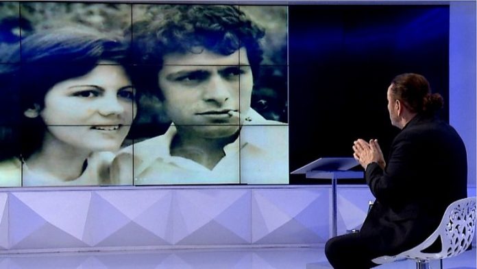 Si u kthyen në të dashuruar studentja me profesorin?! Timo Flloko rrëfen për njohjen me Vera Grabockën Si u kthyen në të dashuruar studentja me profesorin?! Timo Flloko rrëfen për njohjen me Vera Grabockën