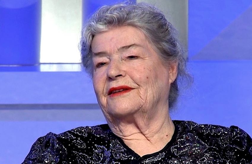 73 vitet intensive të saj në skenë! Rrëfimi mahnitës i Margarita Xhepës: E nisa aktrimin 15 vjeç, me rrogën e një punëtori pa zanat 73 vitet intensive të saj në skenë! Rrëfimi mahnitës i Margarita Xhepës: E nisa aktrimin 15 vjeç, me rrogën e një punëtori pa zanat