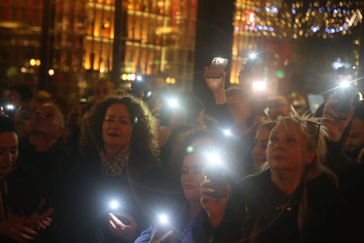 FOTOLAJM nga pelegrinazhi i Saliut! Kllounët ndezin “qirinjtë” sikur ka vdekur FOTOLAJM nga pelegrinazhi i Saliut! Kllounët ndezin “qirinjtë” sikur ka vdekur