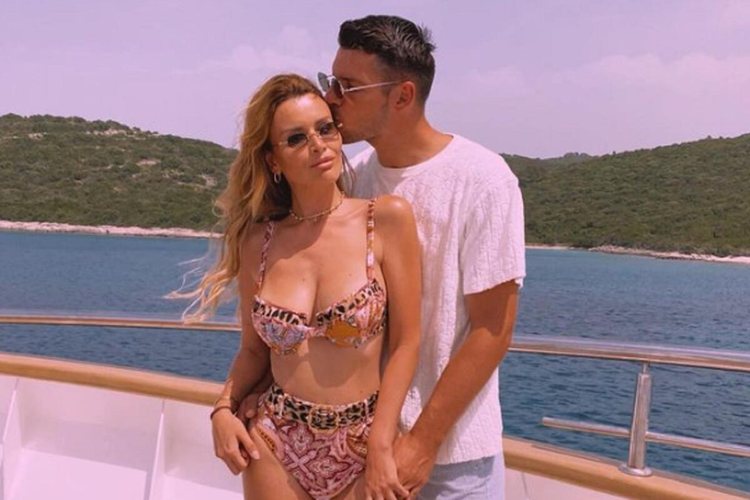 “Nusja e kapitenit të Shqipërisë, është serbe”! Rasti që çuditi mediat e huaja “Nusja e kapitenit të Shqipërisë, është serbe”! Rasti që çuditi mediat e huaja