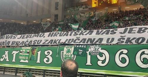 “Kroatët do t’ju q… juve”! Grekët surprizojnë tifozët e Serbisë dhe i shajnë në Athinë, reagon Kurir: Këta janë vëllezërit tanë? “Kroatët do t’ju q… juve”! Grekët surprizojnë tifozët e Serbisë dhe i shajnë në Athinë, reagon Kurir: Këta janë vëllezërit tanë?