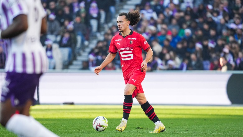 Përralla me emrin futboll! Donte të linte sportin dhe të punonte në ndërtim, tani e kërkon Liverpooli Përralla me emrin futboll! Donte të linte sportin dhe të punonte në ndërtim, tani e kërkon Liverpooli