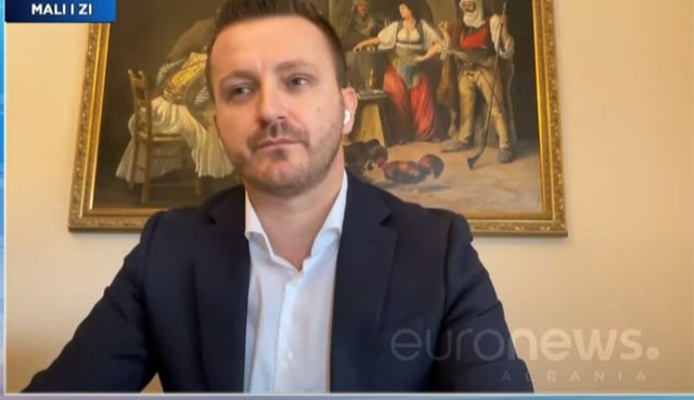 Ministri i Jashtëm i Malit të Zi Marash Dukaj: Arrestohen 5 nga 8 dhunuesit që sulmuan shqiptarët Ministri i Jashtëm i Malit të Zi Marash Dukaj: Arrestohen 5 nga 8 dhunuesit që sulmuan shqiptarët