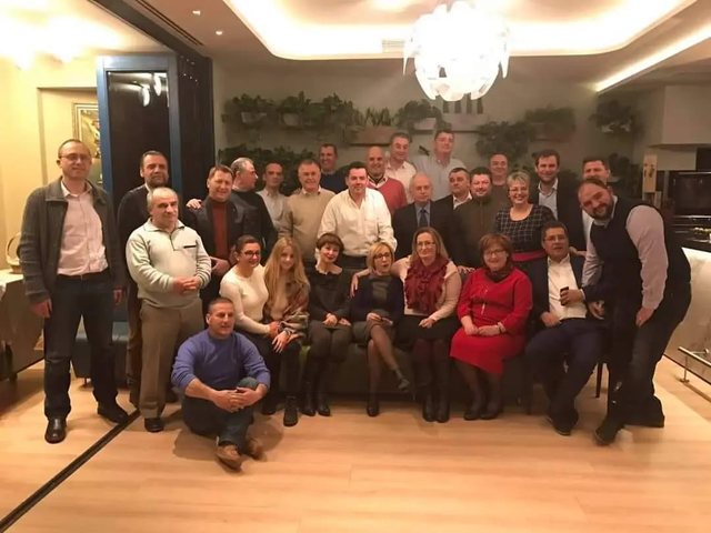 FOTO/ Eurosocialistët festojnë 15 janarin jashtë protokollit