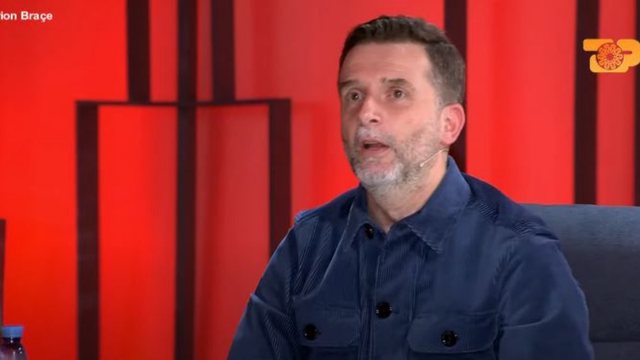 “Isha i gjakosur”, rrëfimi tronditës i Erion Braçes: Më qëlluan në Berat, plumbat kapën Fatos Nanon “Isha i gjakosur”, rrëfimi tronditës i Erion Braçes: Më qëlluan në Berat, plumbat kapën Fatos Nanon