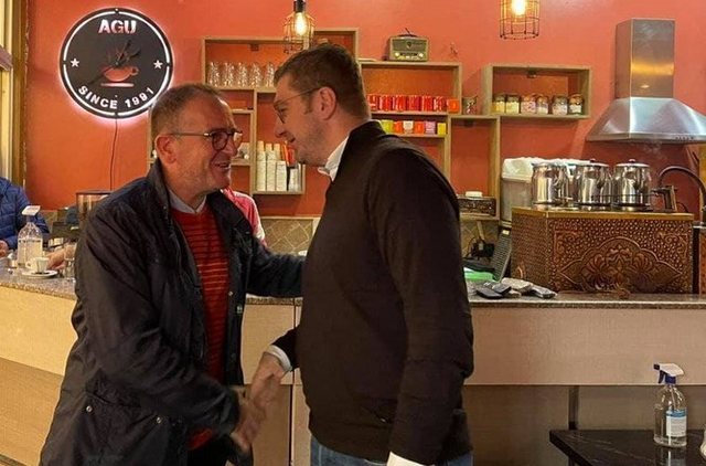 Arben Taravari hyn në koalicion me VMRO, për të përçarë votën e shqiptarëve Arben Taravari hyn në koalicion me VMRO, për të përçarë votën e shqiptarëve