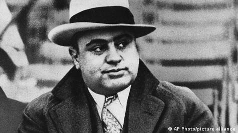 Përse është edhe sot kaq tërheqëse figura e Al Capone-s? Përse është edhe sot kaq tërheqëse figura e Al Capone-s?