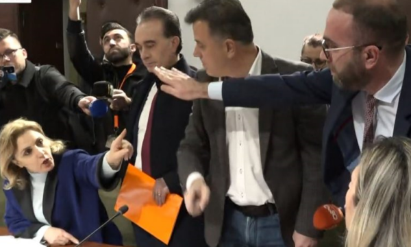 Pse, i quani burra ju ata?! Pse, i quani burra ju ata?!