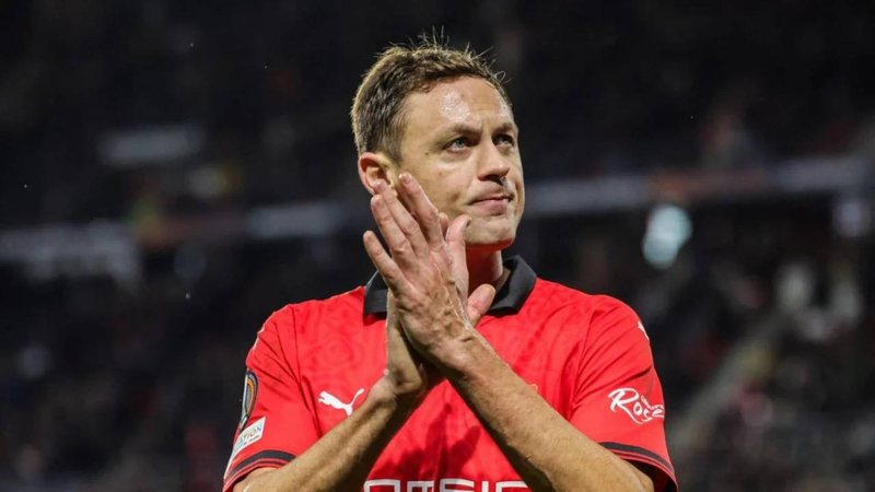 I zhdukur prej tri ditësh, mesfushor serb i habit të gjithë: Po regjistroja fëmijët në shkollë… I zhdukur prej tri ditësh, mesfushor serb i habit të gjithë: Po regjistroja fëmijët në shkollë…